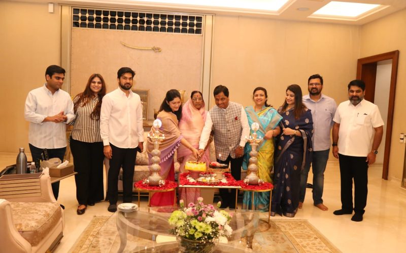 डॉ. संजय डी. पाटील यांच्यावरवाढदिनी शुभेच्छांचा वर्षाव
